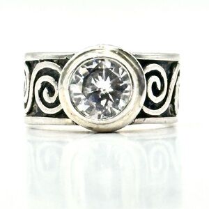 Silpada Retired R1233  Silver CZ Cubic Zirconia Swirl Ring Size 7